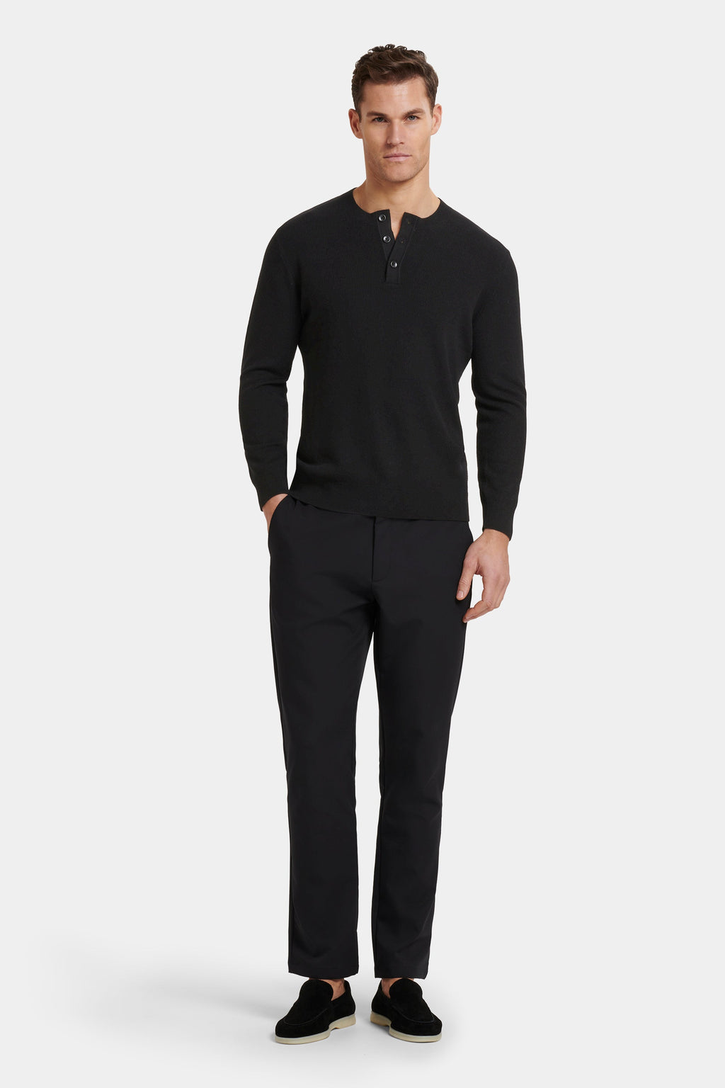 A CAMISOLA HENLEY BARNA
