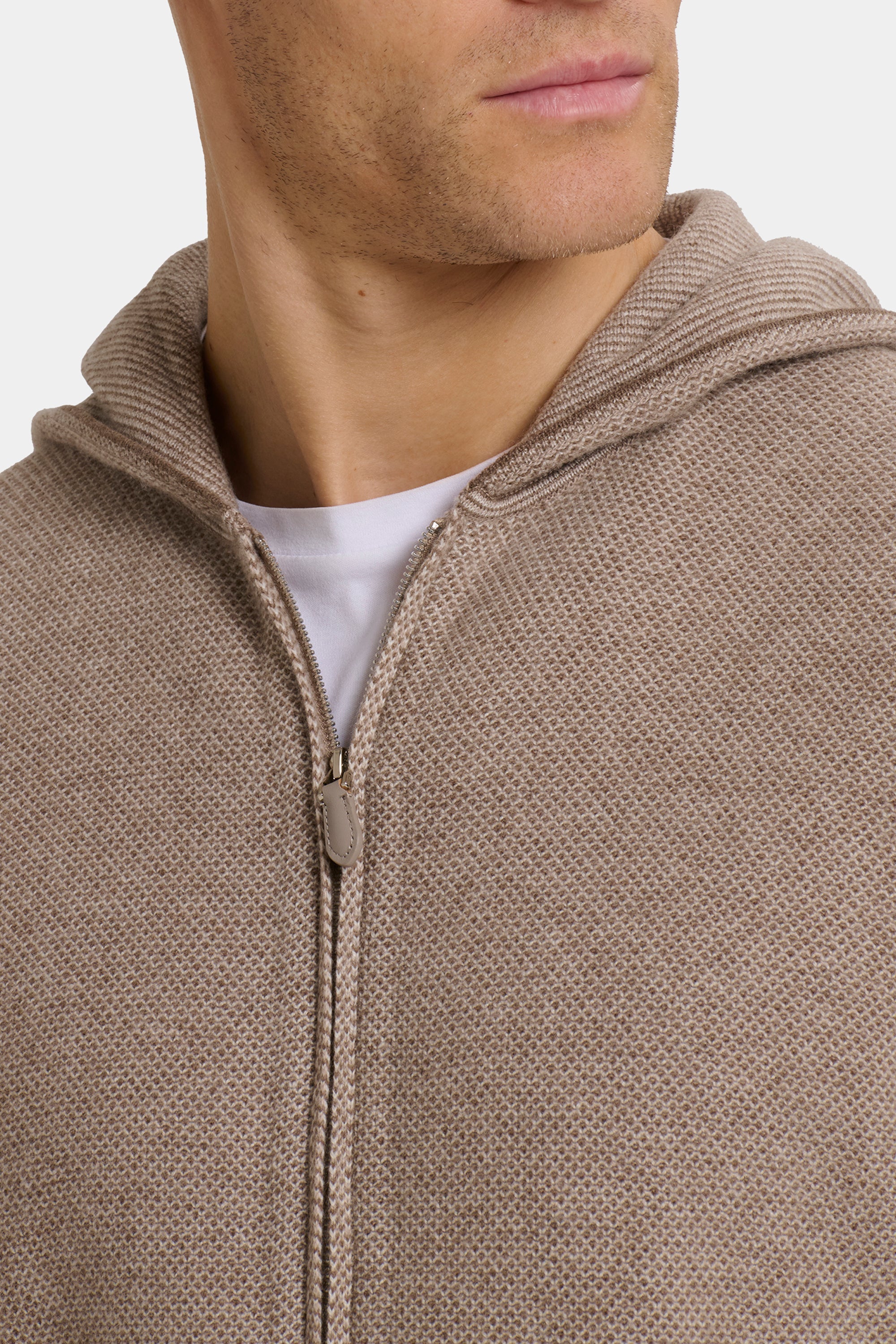 A HOODIE COM FECHO COMPLETO FARO