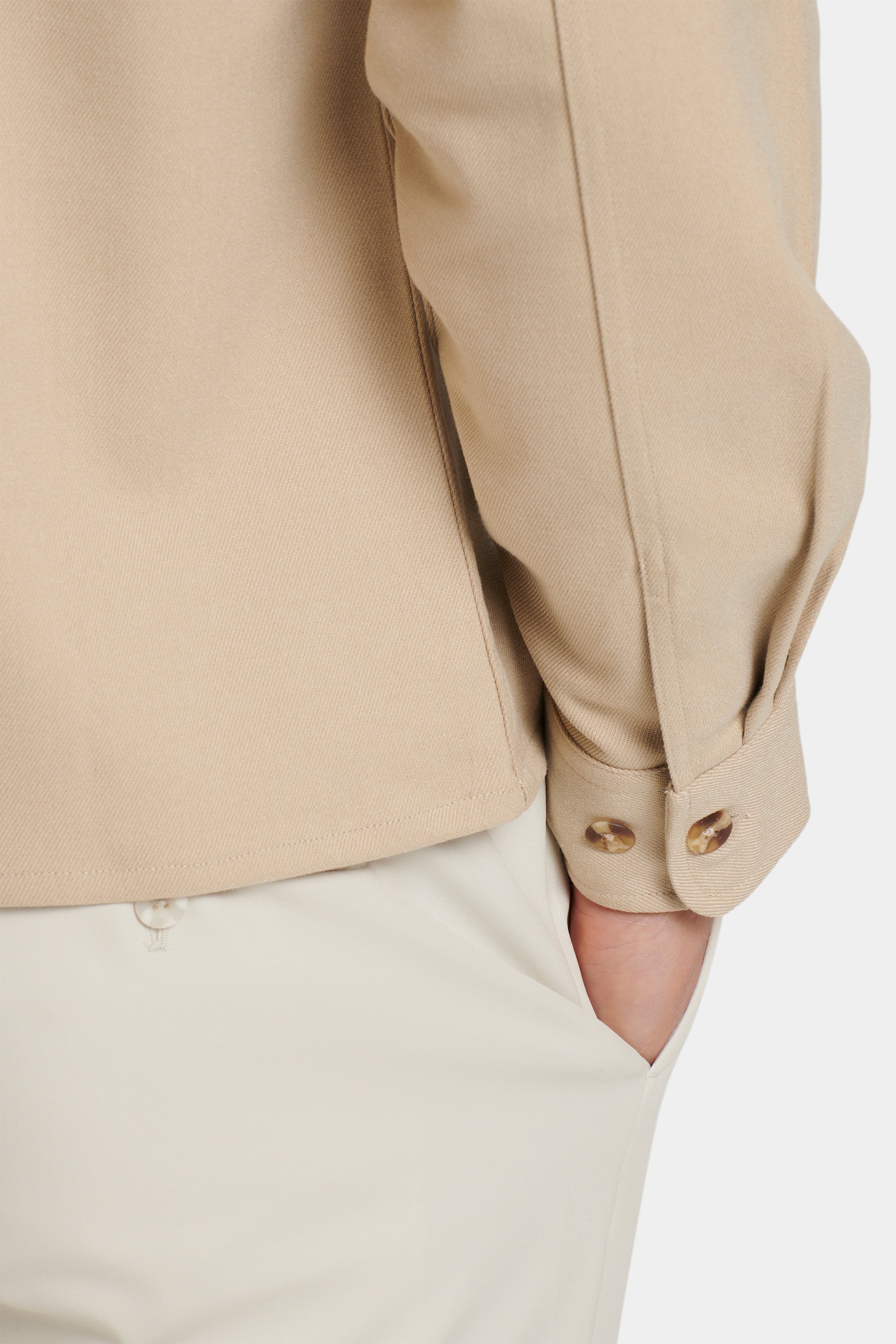 A SOBRECAMISA VITO