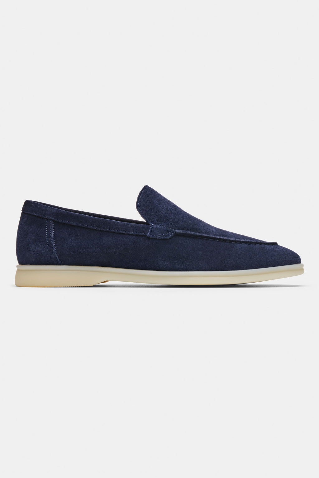 O LOAFER CLÁSSICO EM CAMURÇA