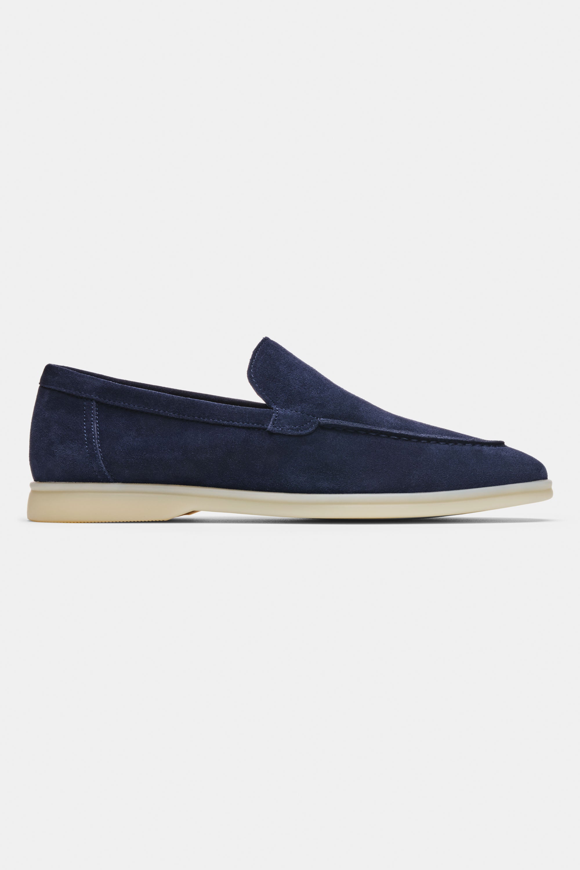 O LOAFER CLÁSSICO EM CAMURÇA