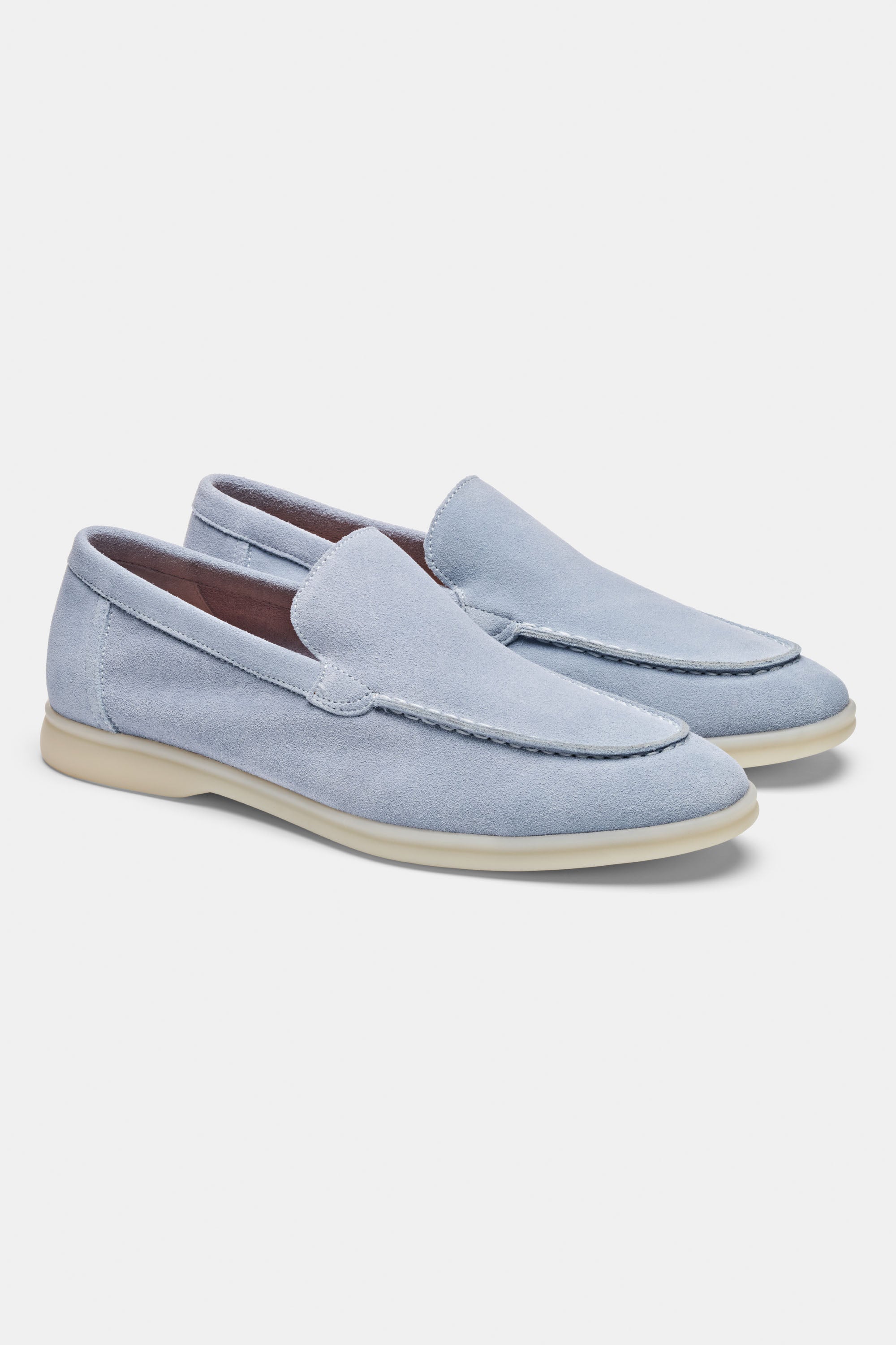 O LOAFER CLÁSSICO EM CAMURÇA
