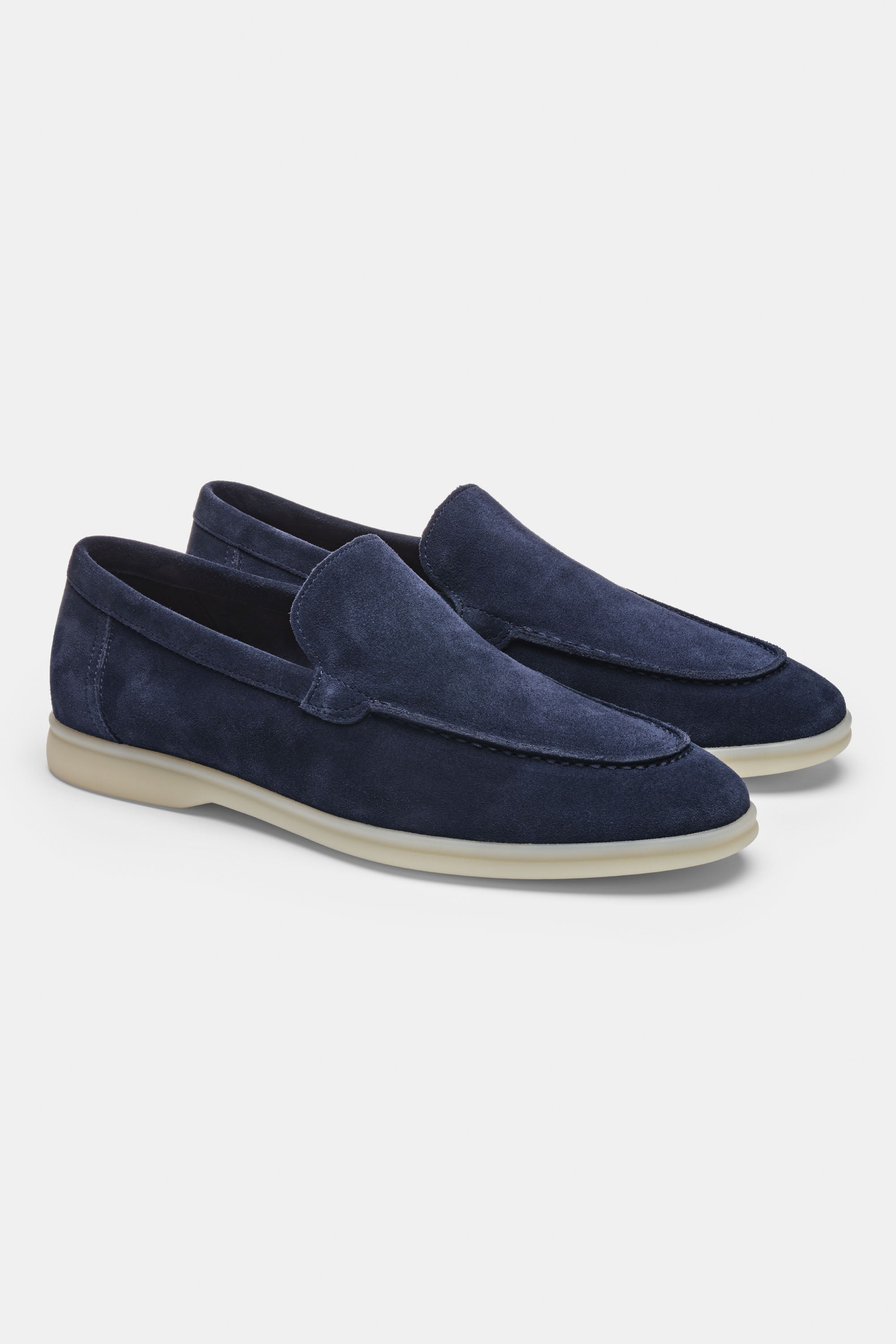 O LOAFER CLÁSSICO EM CAMURÇA