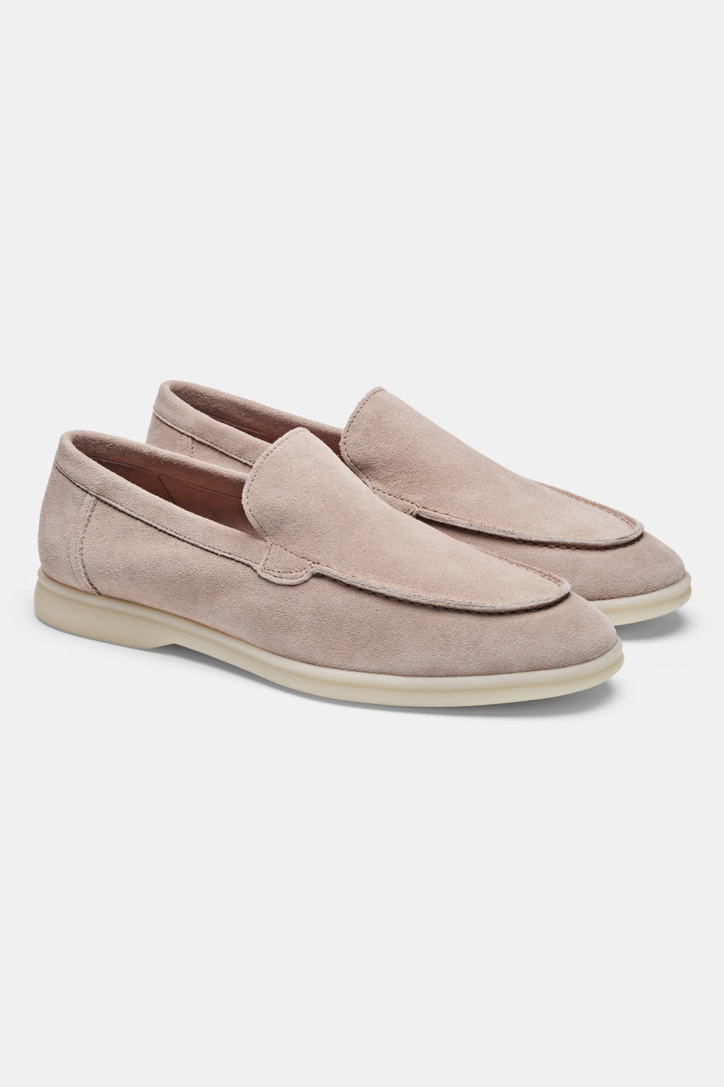 O LOAFER CLÁSSICO EM CAMURÇA
