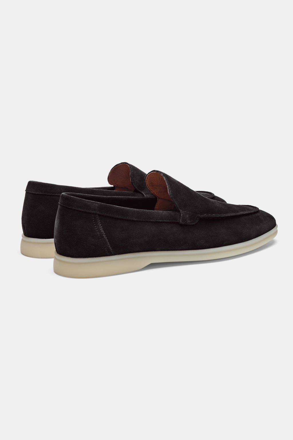 O LOAFER CLÁSSICO EM CAMURÇA