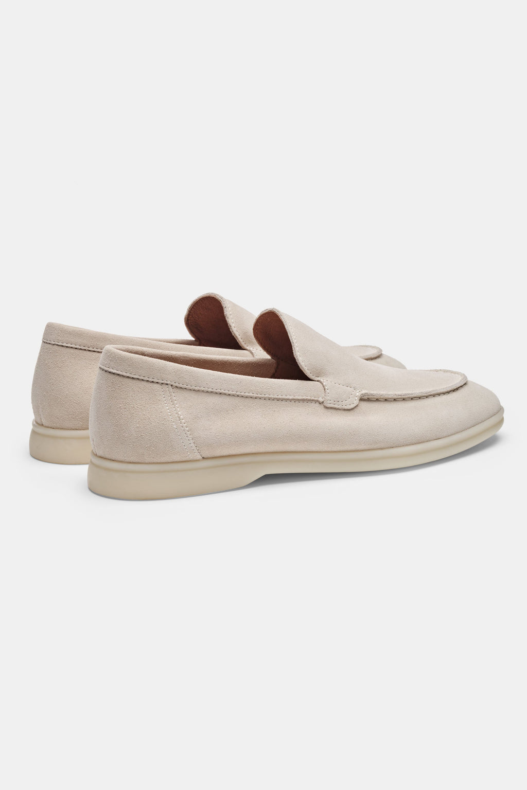 O LOAFER CLÁSSICO EM CAMURÇA