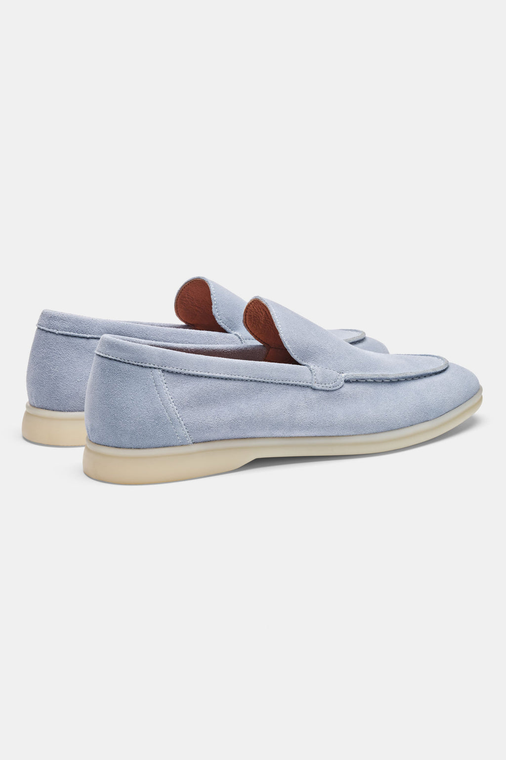 O LOAFER CLÁSSICO EM CAMURÇA