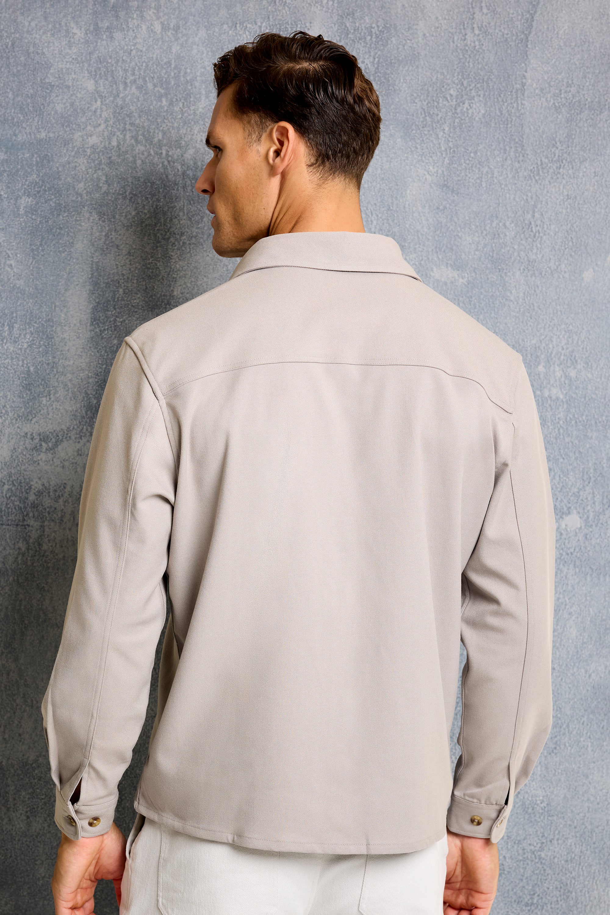 A SOBRECAMISA VITO