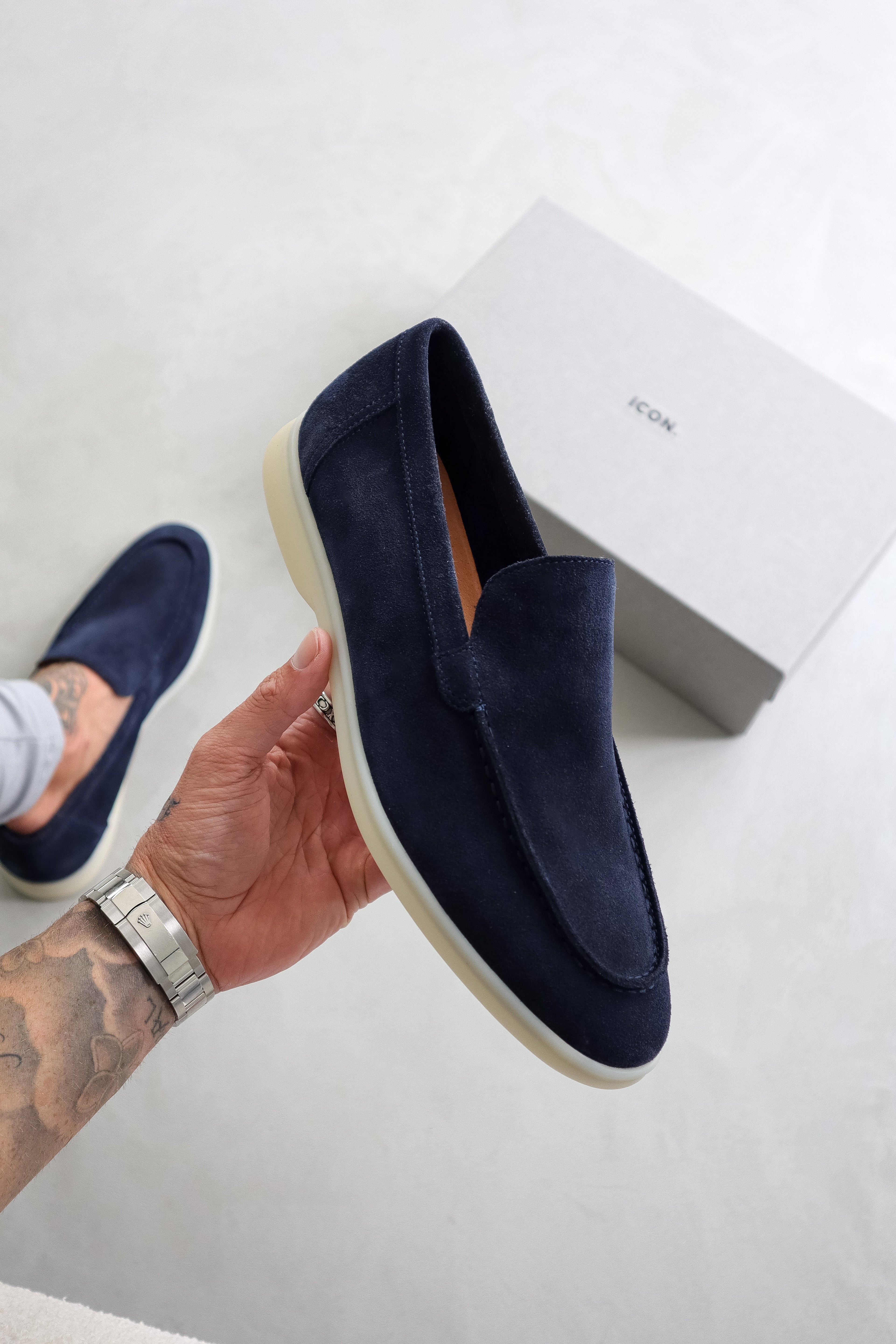 O LOAFER CLÁSSICO EM CAMURÇA