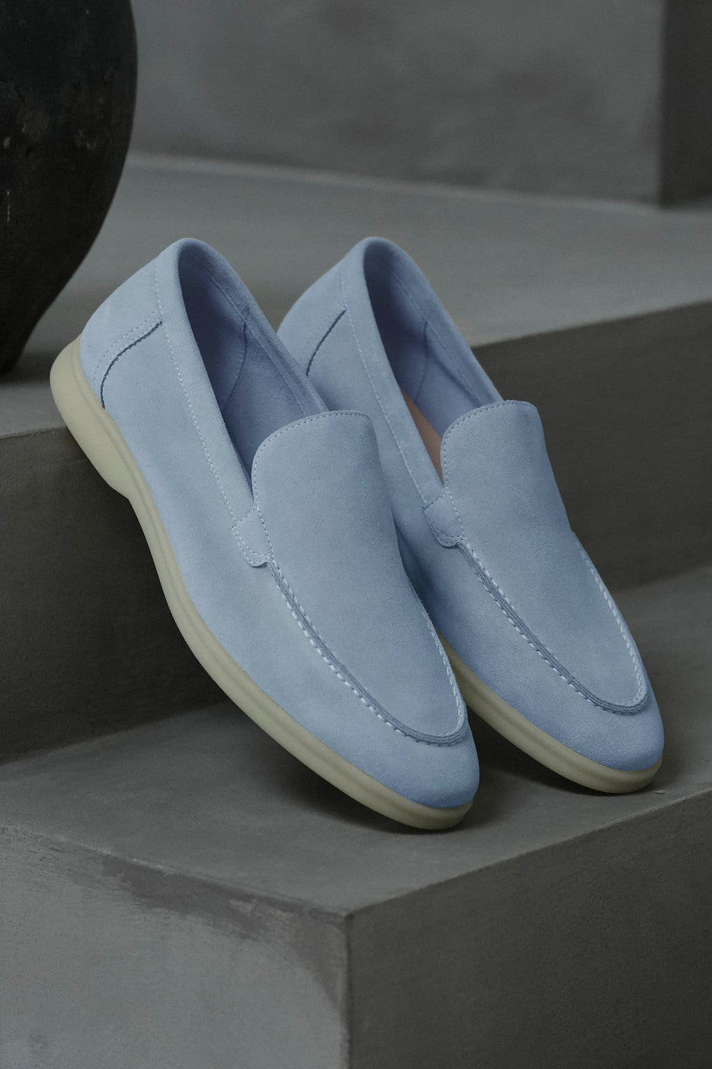 O LOAFER CLÁSSICO EM CAMURÇA