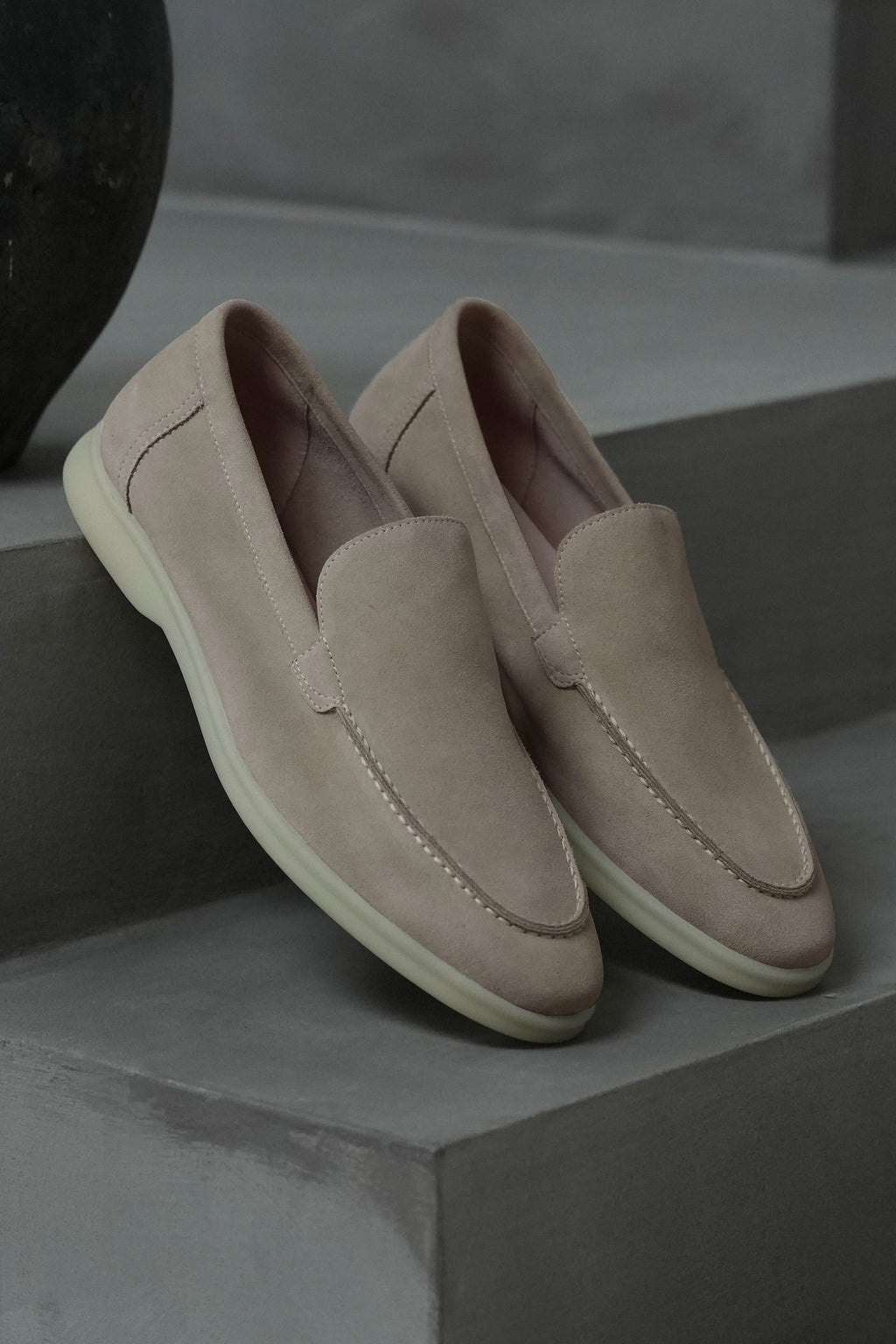 O LOAFER CLÁSSICO EM CAMURÇA